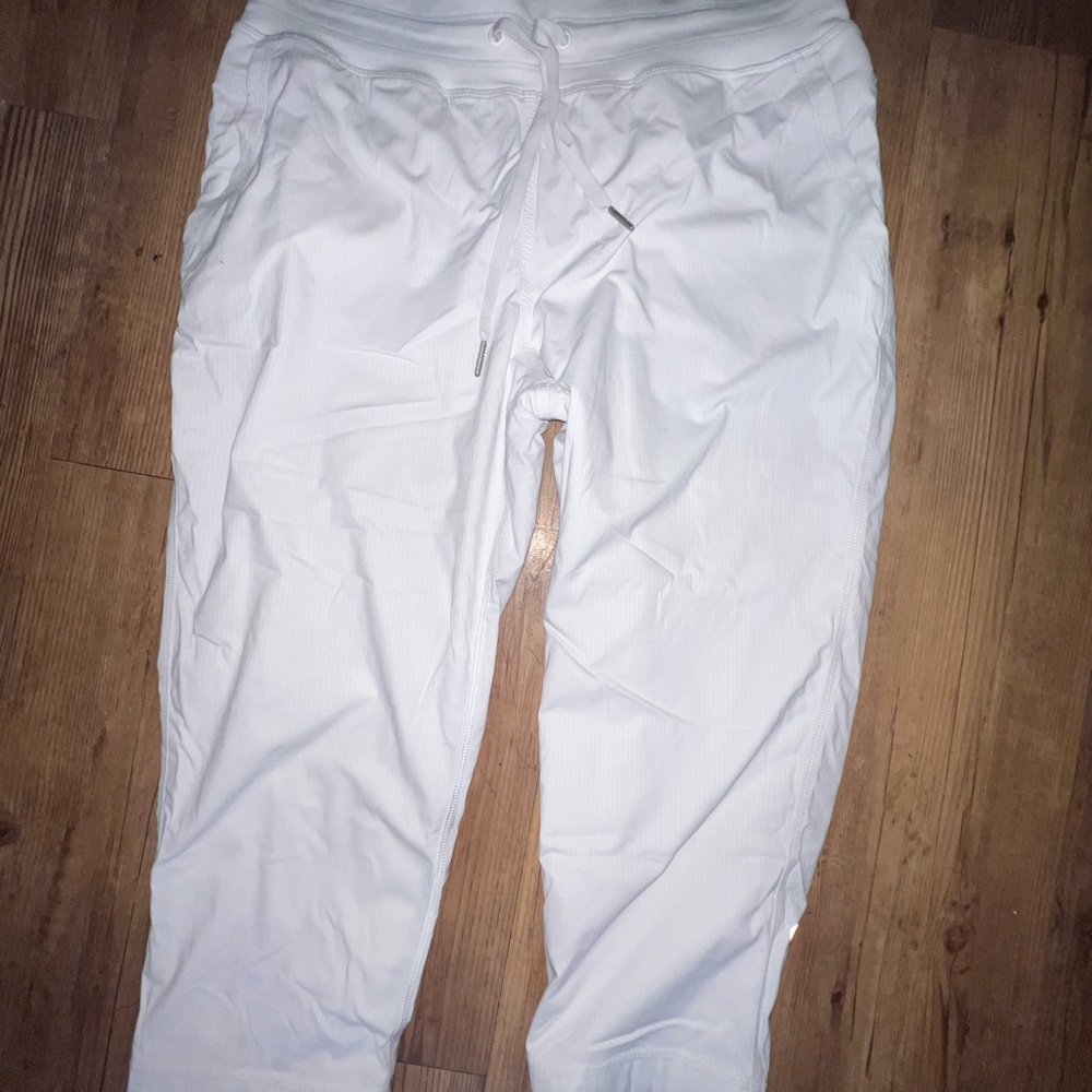 Lululemon Cropped Lined breathable Pants